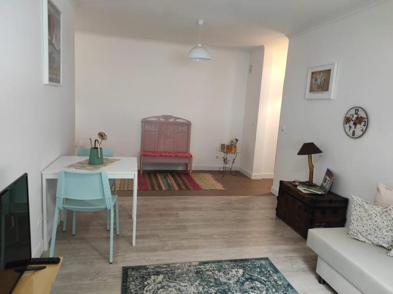 City Apartament 蓬塔德尔加达 外观 照片